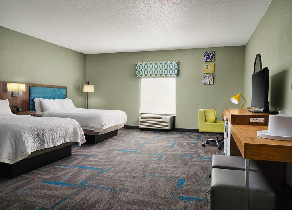Hampton Inn Covington Va Room photo