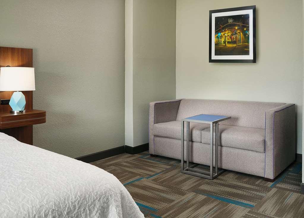 Hampton Inn Covington Va Room photo