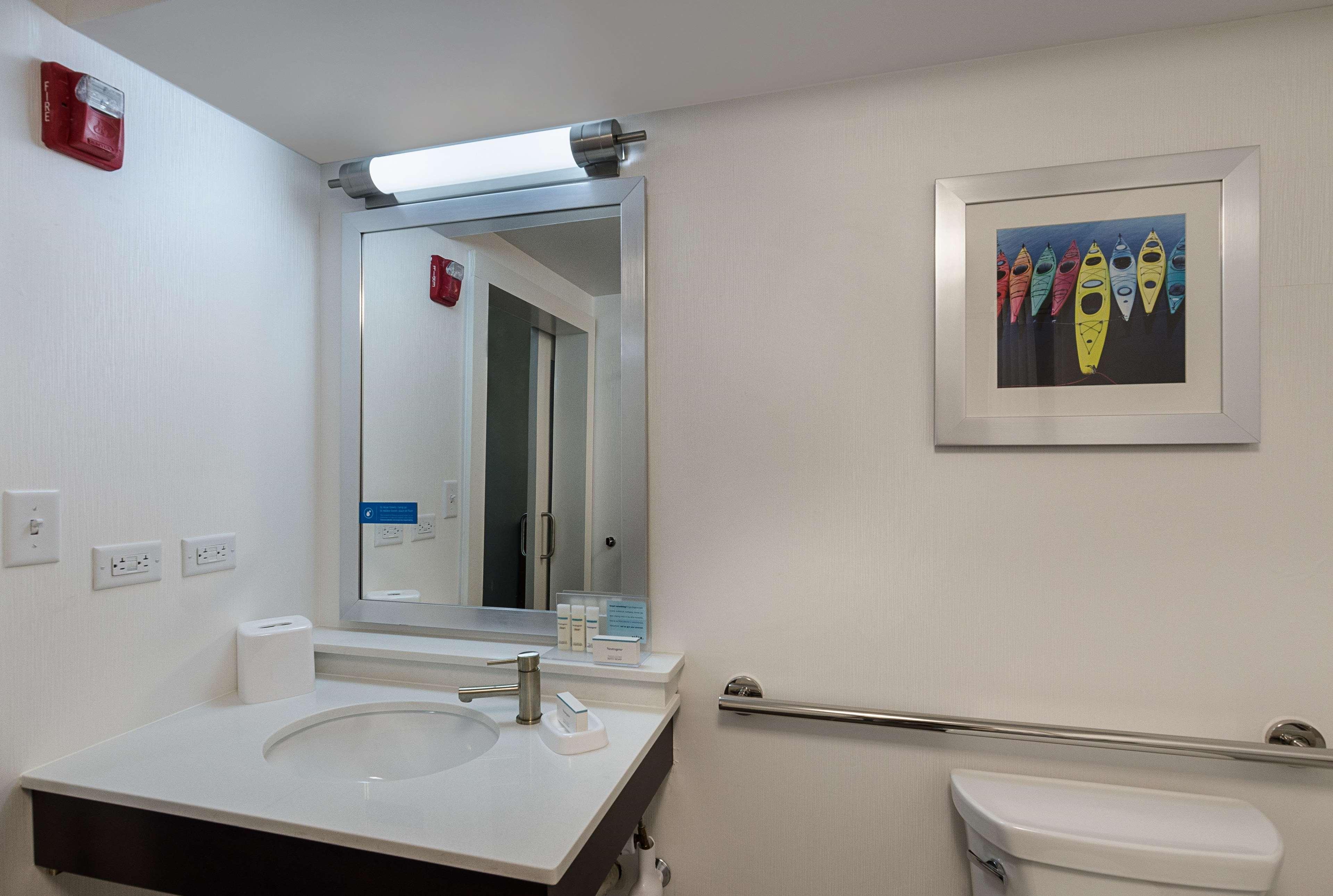 Hampton Inn Covington Va Exterior photo
