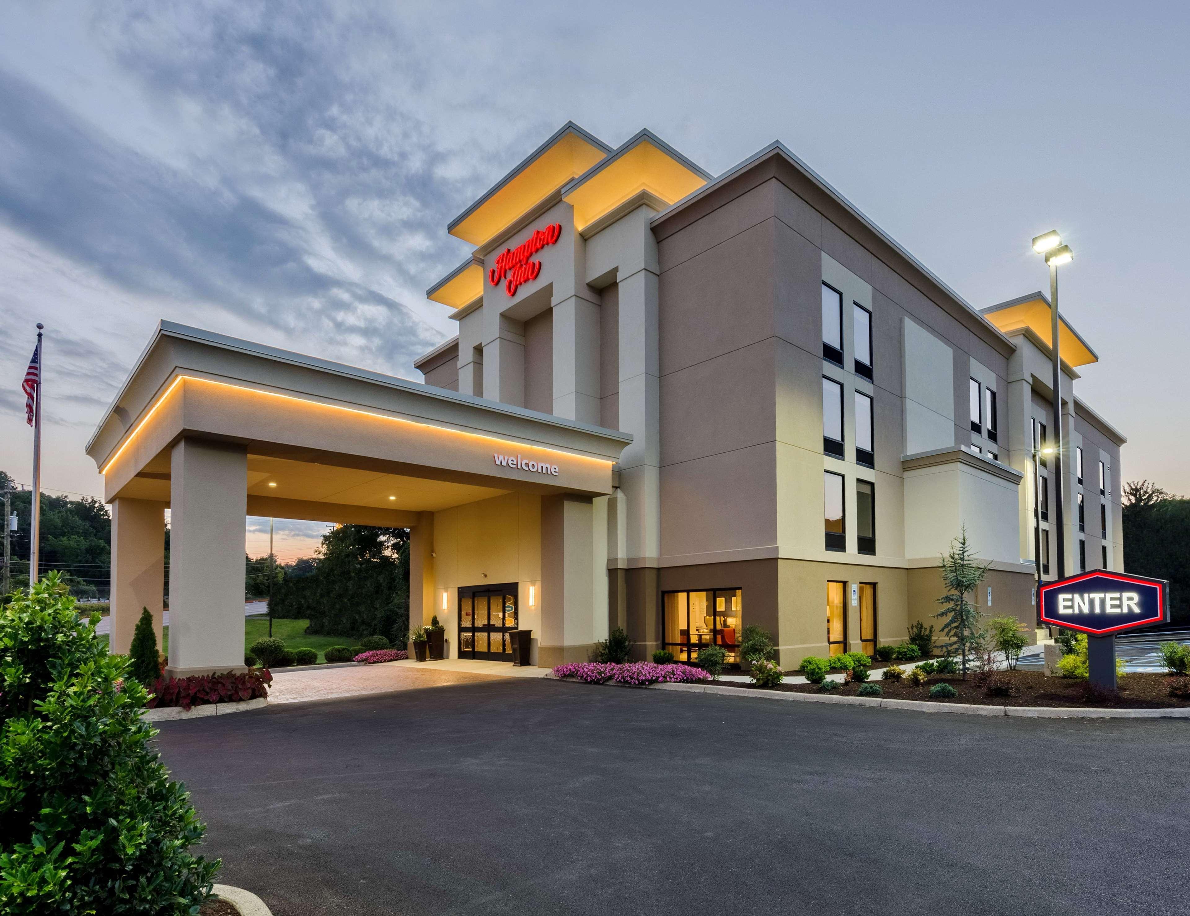 Hampton Inn Covington Va Exterior photo