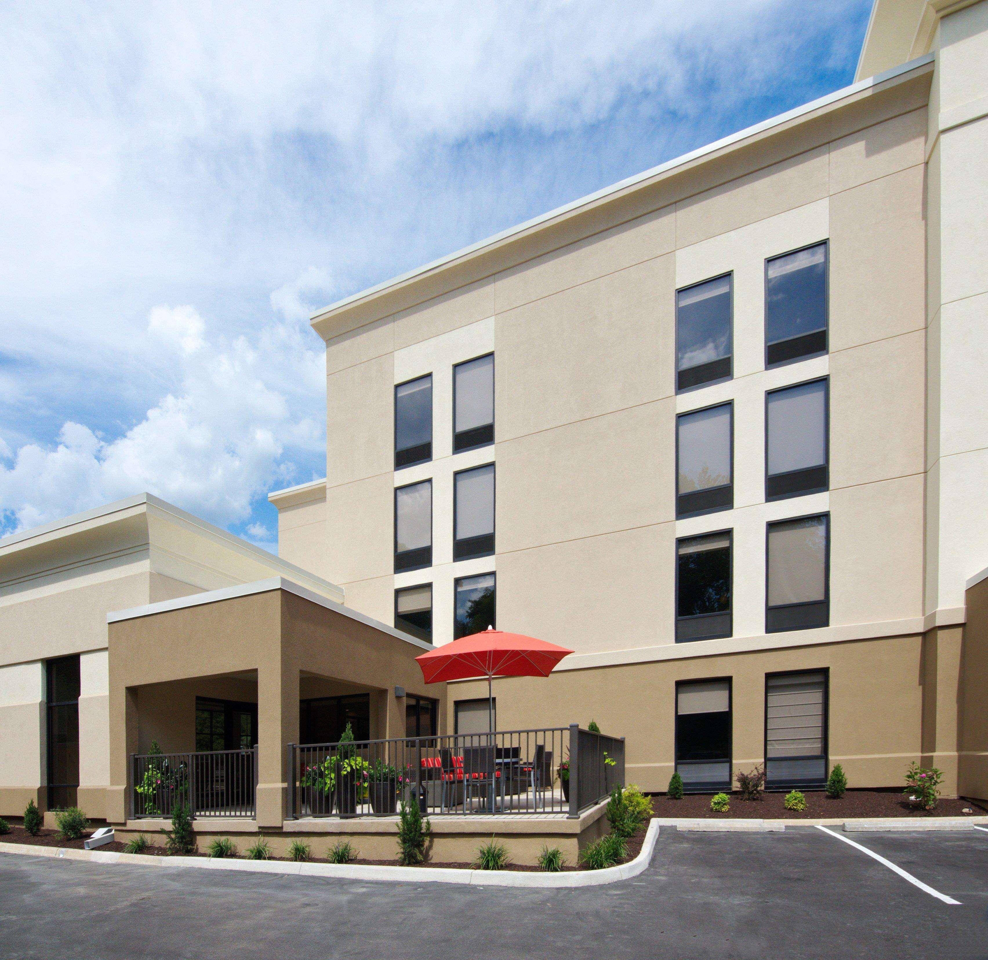 Hampton Inn Covington Va Exterior photo