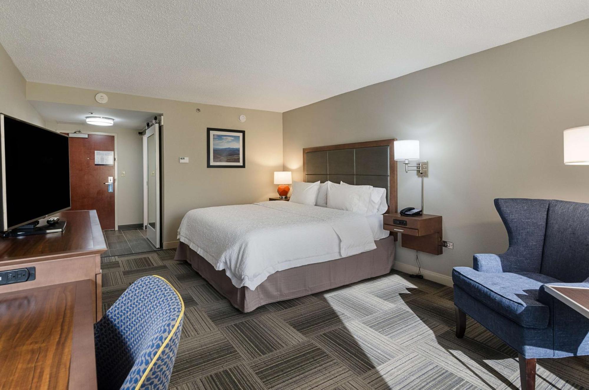Hampton Inn Covington Va Exterior photo