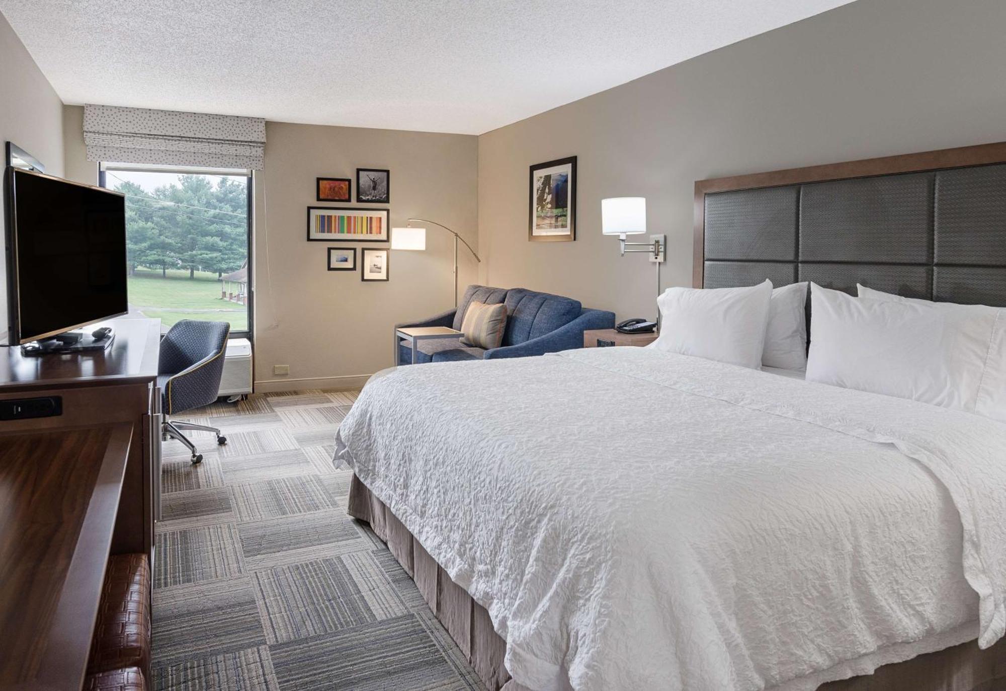 Hampton Inn Covington Va Exterior photo