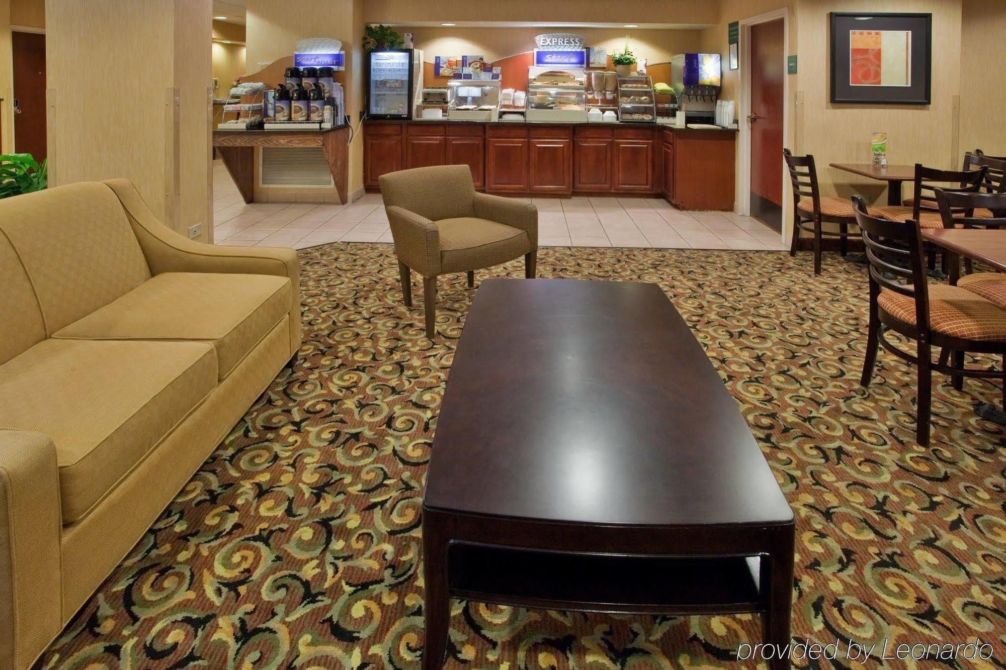 Hampton Inn Covington Va Restaurant photo